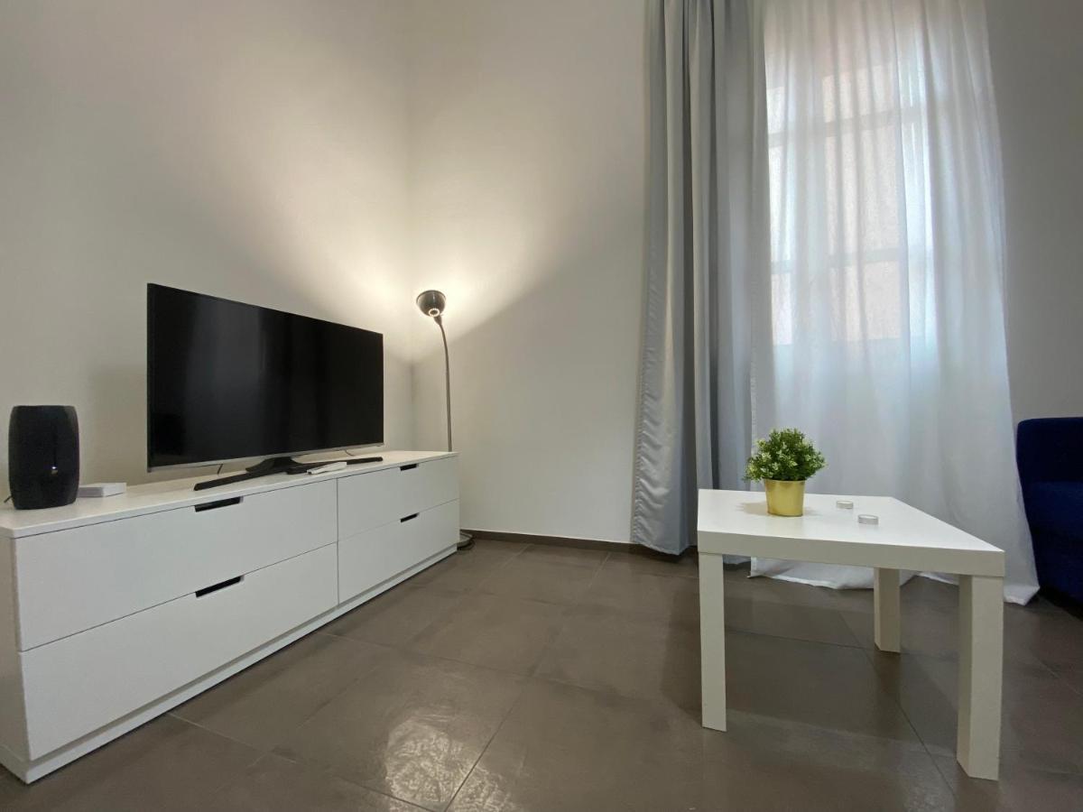 Premium Apartment City Center Кальяри Экстерьер фото